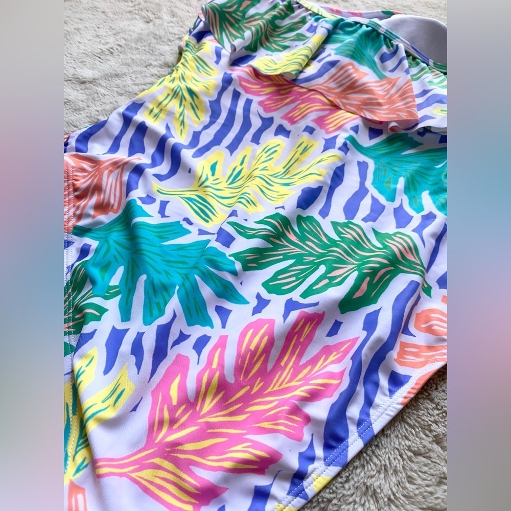 XOXO One Piece Tropical Bathing Suit 🏝️ - Picture 9 of 10